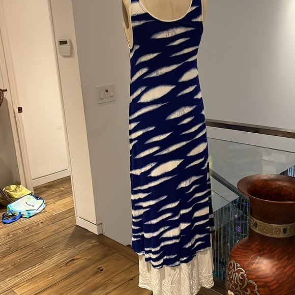 blue and white tie die print dress - Picture 2 of 4